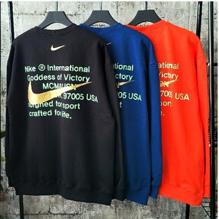 NIKE 골드 로고 맨투맨