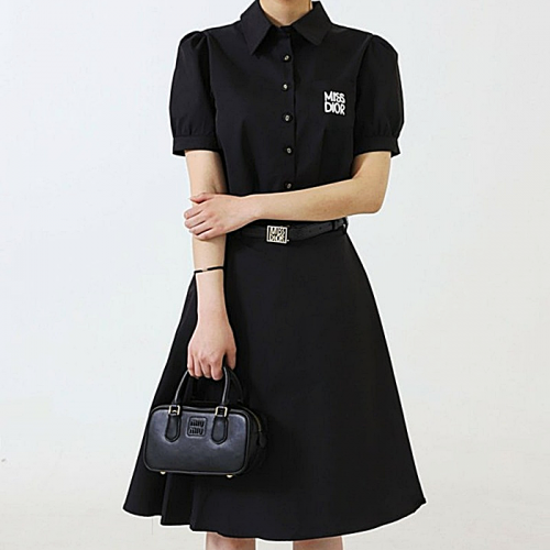 DIOR MISS DR 크롭 셔츠 & 벨트 스티치 플리츠 스커트 SET