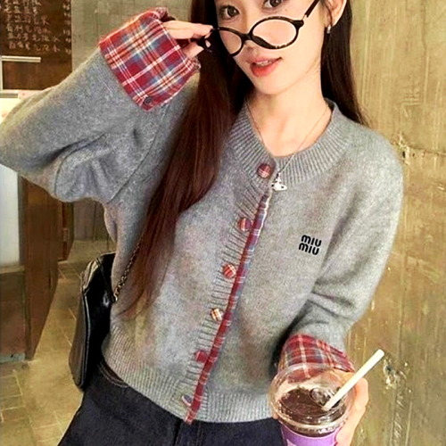 미우미우 MIUMIU 체크 배색 가디건