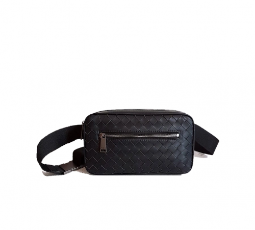 BOTTEGA VENETA 인트레치아토 벨트 힙색