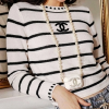 CHANEL 매쉬 스트라이프 라운드넥 스웨터