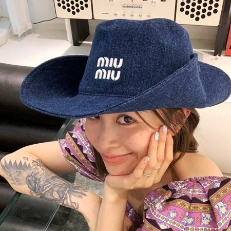 미우 MIUMIU 카우보이 데님 버킷햇