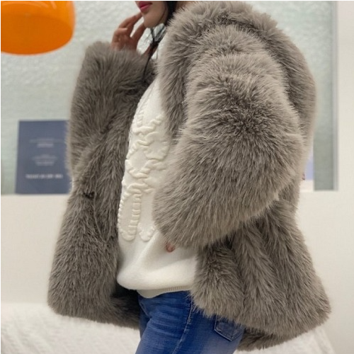 CELINE 리센 후드 페이크 퍼 자켓